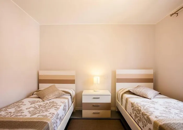 2 Bedroom For 4 People In Tenerife Apartment