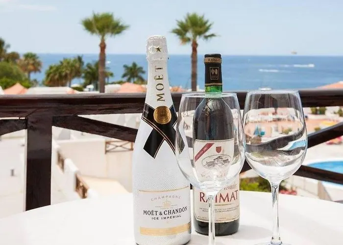 2 Bedroom For 4 People In Tenerife Apartment Costa Adeje (Tenerife)